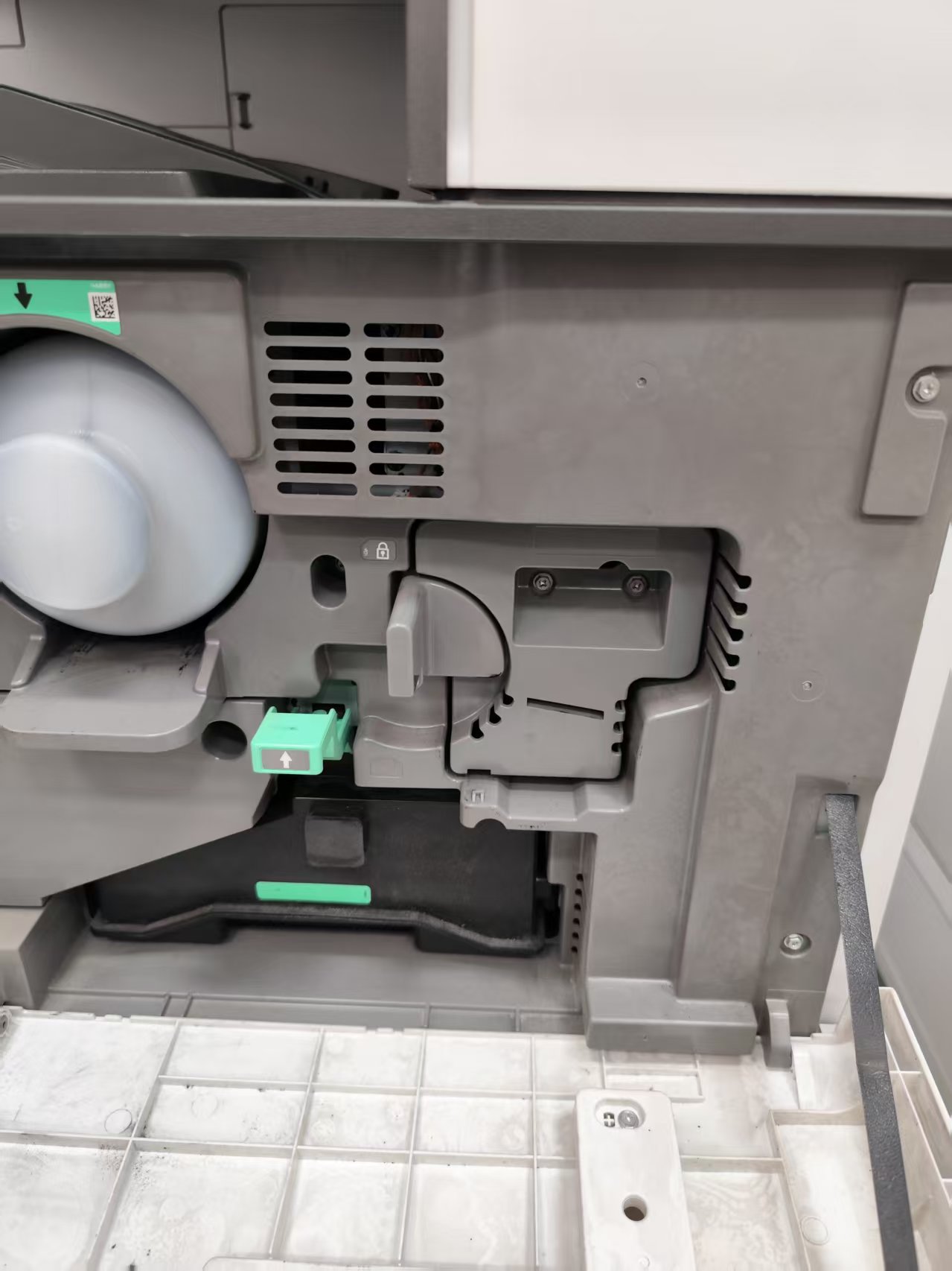 1758189048125373.jpg 12004.jpg